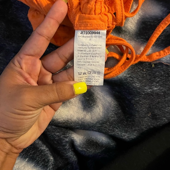 SHEIN Vibrant Orange Short Sleeve Tee - Picture 4 of 6